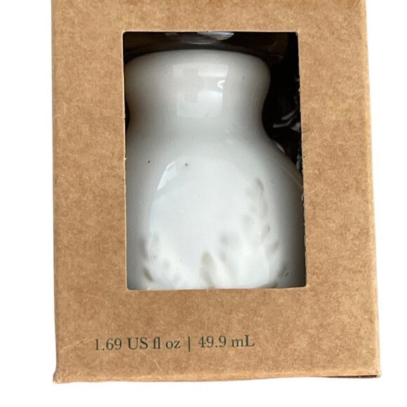 Holiday Embossed Ceramic Balsam and Cedar Branch Reed Diffuser Bee & Willow NEW - Picture 6 of 14